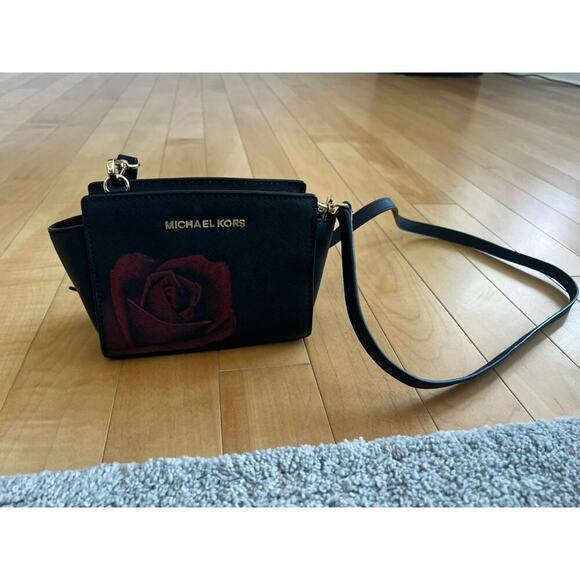 NWOT Michael Kors black small handbag with red rose design - Picture 1 of 5